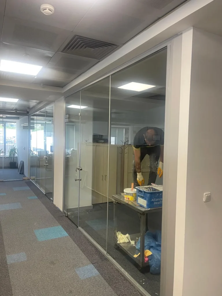 Alliance Healthcare Camlı Ofis Bölmeleri
