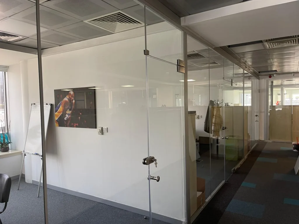 Alliance Healthcare Camlı Ofis Bölmeleri